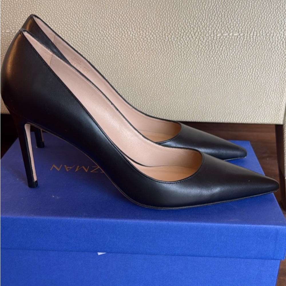Stuart Weitzman Black Pointed-Toe Leather Pumps